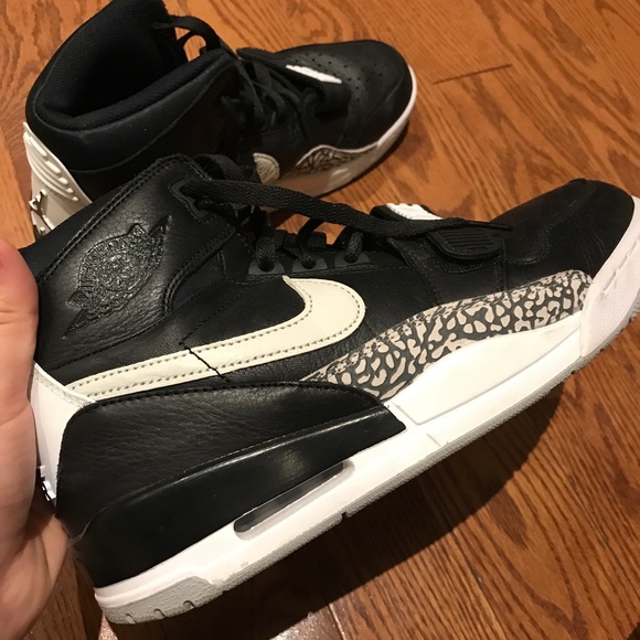 Jordan Legacy 312 size 10.5 - Picture 3 of 7